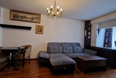 Apartament cu 4 camere decomandat, mobilat în Decebal