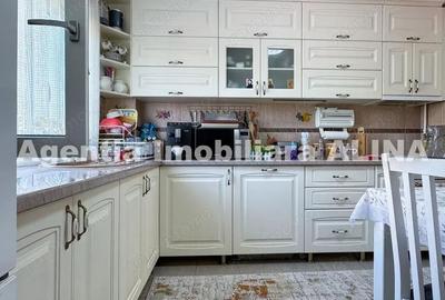 Apartament cu 3 camere decomandat în Astoria - 14