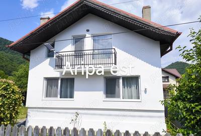 Lep?a, Vrancea .Casa individuala din bca supr desfasurata160m2 sup totala 450m2 cu garaj in curte