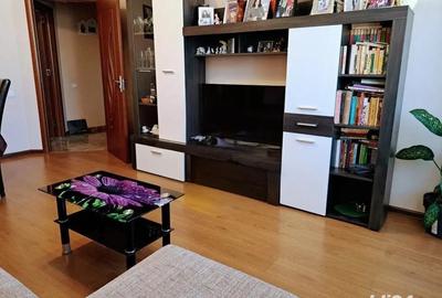 Apartament 3 camere de vinzare in Flore?ti - 1