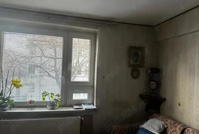 Proprietar vand apartament 4 cam, in zona 1 Mai