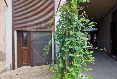 Apartament spatios la curte 2 dormitoare Salonta str. Republicii - 18