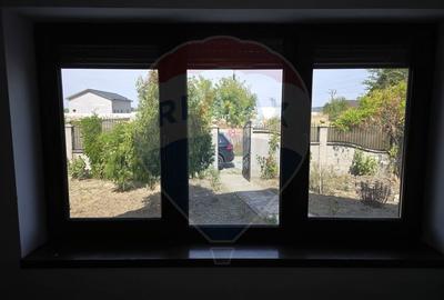 Casa / Vila cu 4 camere de vanzare in zona Periferie - 6