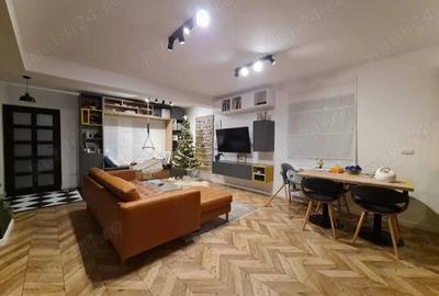 Casă cu 5 camere în Bucium