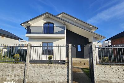 Casă cu 5 camere cu Teren 400 Mp în Tunari