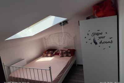 Apartament cu 3 camere decomandat în Poarta 6