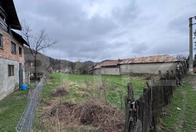 Teren de 1583 mp, în Bezdead - 1