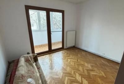 Apartament cu 3 camere decomandat în 1 Mai