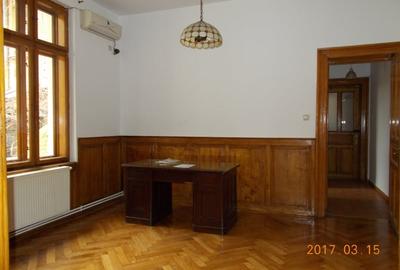 Casă cu 7 camere cu Canalizare în Cișmigiu - 4