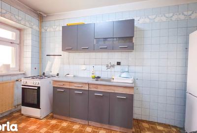 Apartament cu 4 camere în Tei - 2
