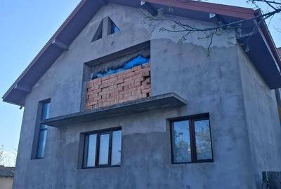 Casă cu 7 camere cu Teren 1118 Mp în Central - 17
