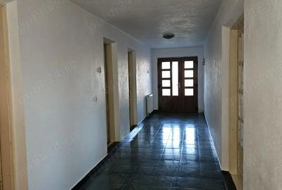 VILA ca-n pove?ti situata intr-o OAZA de VERDEA?A - 7