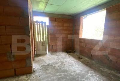 Casa la rosu, cu 3 camere, 74 mp, teren 800 mp, zona Centur - 6