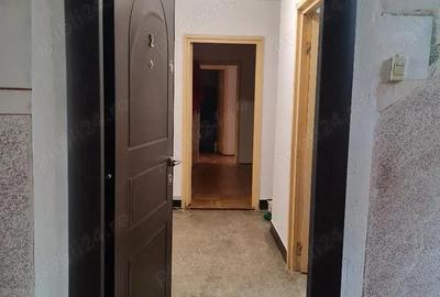 Apartament cu 3 camere semidecomandat în Boul Roșu - 9