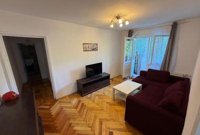 Apartament cu 3 camere semidecomandat în Central - 2
