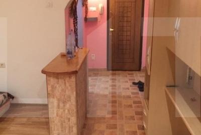Apartament de vanzare, cu 2 camere, 47 mp, semidecomandat, zona Primaverii