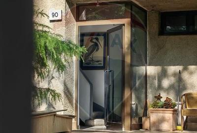 Apartament cu 3 camere semidecomandat în Primăverii - 1