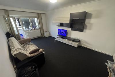 Apartament cu 3 camere decomandat, mobilat în Gara