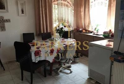 Casă cu 10 camere cu Canalizare în Central - 10