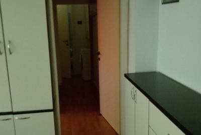 Apartament cu 3 camere semidecomandat în Central - 2