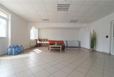 Spațiu comercial, de 1,276 mp, în Central - 14