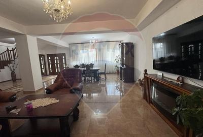 Casa / Vila cu 6 camere de vanzare - 9