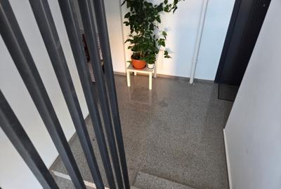 Garsoniera utilata,mobilata ,totul nou ,prima inchiriere ,str Oituz nr 71 - 19