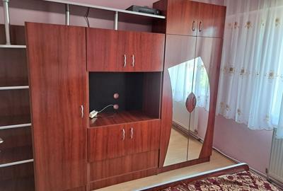 Apartament cu 3 camere semidecomandat în Careiului - 3