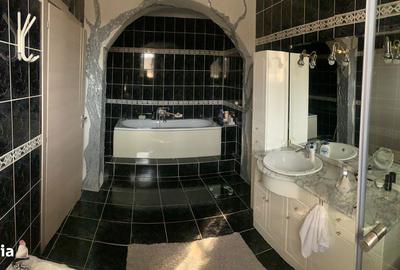 Casă cu 5 camere cu Teren 1200 Mp în Podgoria
