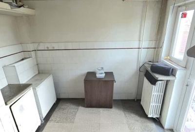 Apartament 4 camere, 91mp, Gara de Nord, 1 minut de metrou,ideal pentru renovare - 11