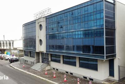 Spațiu comercial, de 1,100 mp, în Central - 2