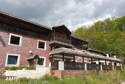 Spațiu comercial, de 500 mp, în Central - 3