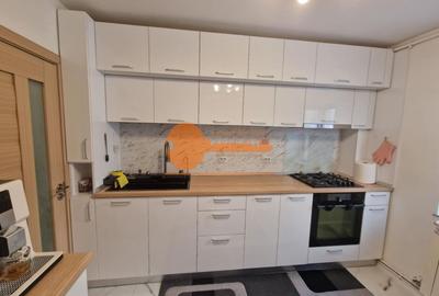 Apartament cu 3 camere decomandat, mobilat în Costin Georgian - 8