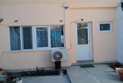 Casă individuală cu 3 camere cu Canalizare în Giulești - 1