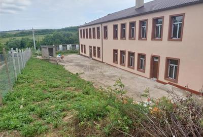 Casă cu Teren 1971 Mp în Central - 2