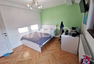 Casa de vanzare cu 4 camere decomandate si garaj in Cisnadie - 10