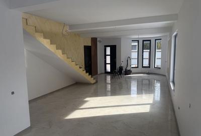 Casă cu 4 camere cu Teren 400 Mp în Costi - 1