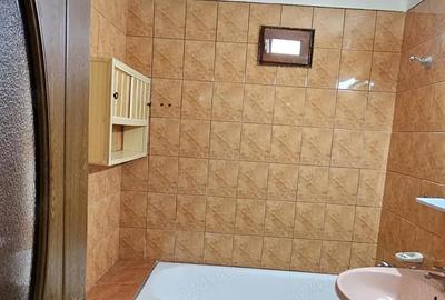 Apartament cu 3 camere decomandat în Lunei