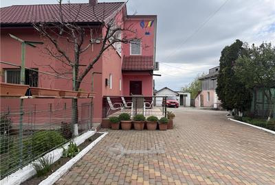 Casă individuală cu 4 camere cu Teren 10000 Mp în Voinești - 1