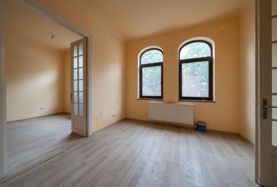 Casă individuală cu 6 camere cu Canalizare în P-ța Dorobanți - 4