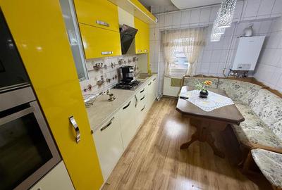 Nicolina - 3 Camere Decomandat - 2 Bai - 80 Mp - Bloc 1990 - 5