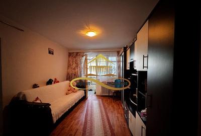 Apartament 3 camere cu balcon la parter - de vanzare
