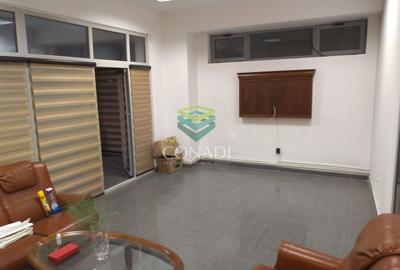 Spațiu comercial, de 93.860000610352 mp, în Central - 1