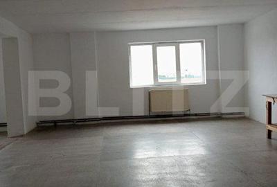 Spațiu comercial, de 1,000 mp, în Central - 7