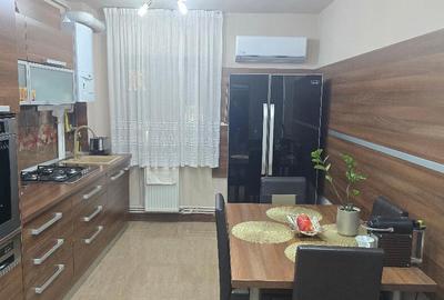 Vand apartament de 3 camere decomandat in Deva, zona I. Creanga, - 1