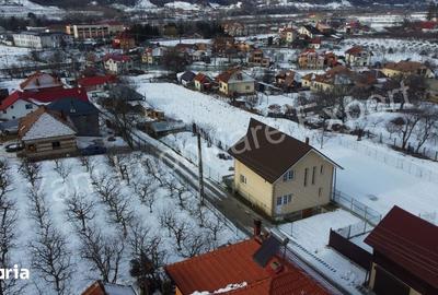 Casă cu 4 camere cu Teren 407 Mp în Țițești - 2