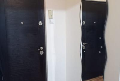 Apartament cu 2 camere în Podu Roș