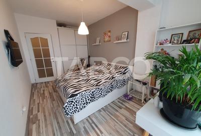 Apartament 2 camere 45 mpu balcon etaj intermediar zona Doamna Stanca