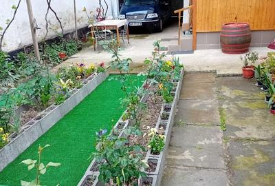 Vand casa in com.Taut,cu toate utilitatile+ livada de 100 pomi fructiferi - 1