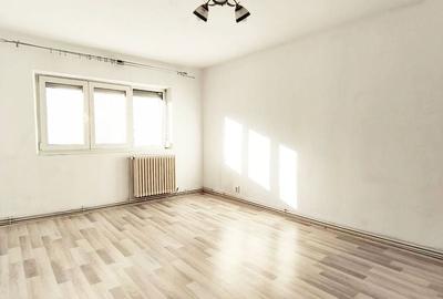 Apartament cu 3 camere decomandat în Central - 1